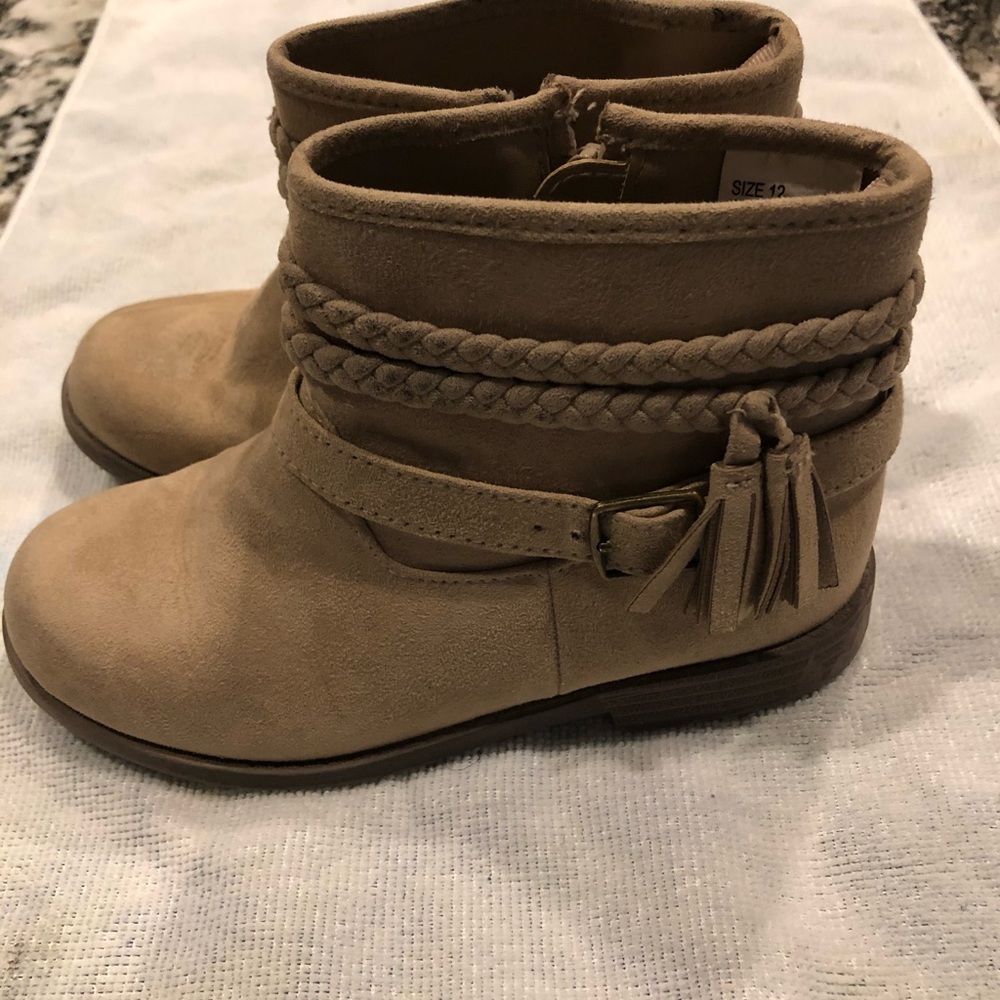 Gymboree tan ankle boots size 12